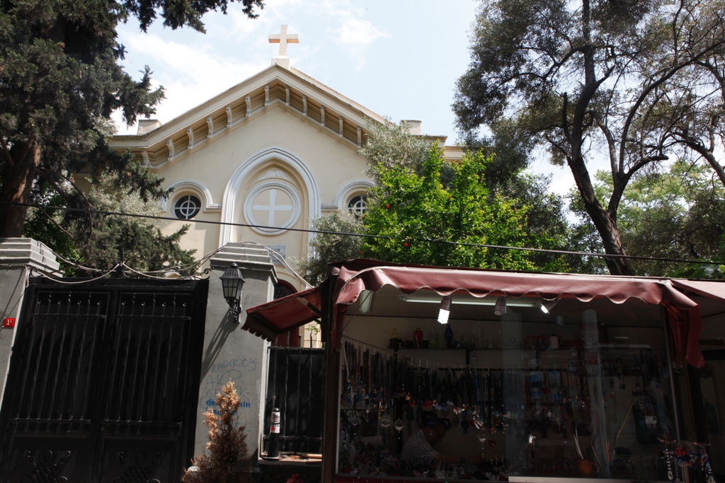 Surp Levon Ermeni Kilisesi