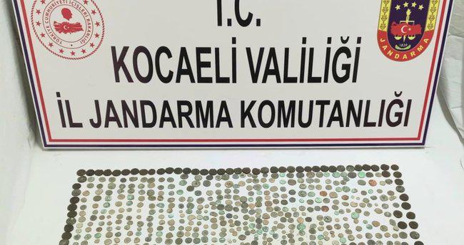 Yüzlerce tarihi sikke ve tarihi eserle yakalandı!