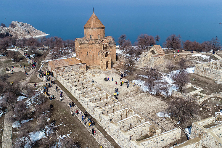 Akdamar (Ahtamar-‘Akunq’ web sitesi) Adası’nı ilk 3 ayda 15 bin turist ziyaret etti