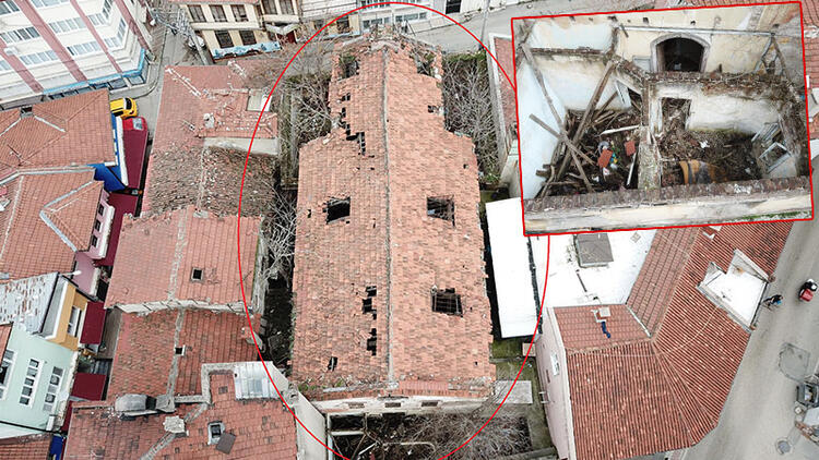 Definecilerin talan ettiği Ermeni Kilisesi’nde çökme tehlikesi