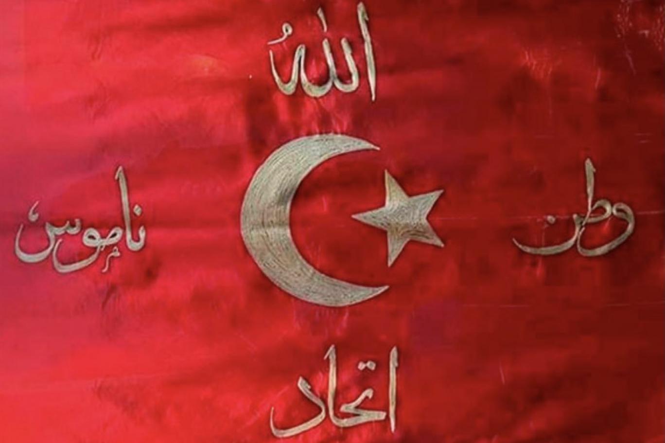 İttihatçı düşmanlığı ile şeref tribününe selam vermek