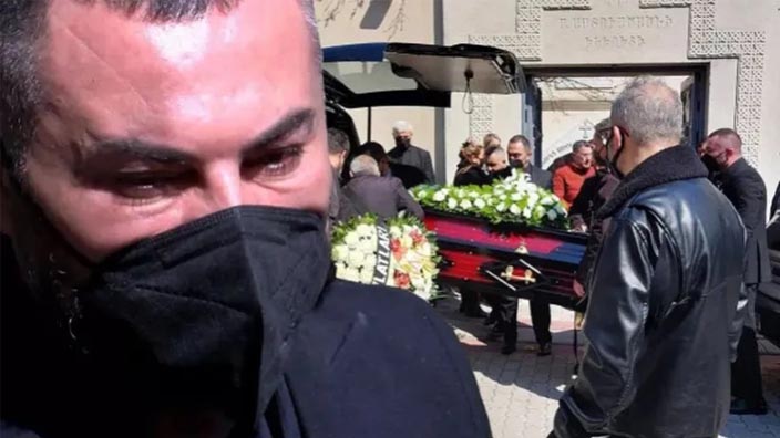 Ünlü isim gözyaşlarını tutamadı