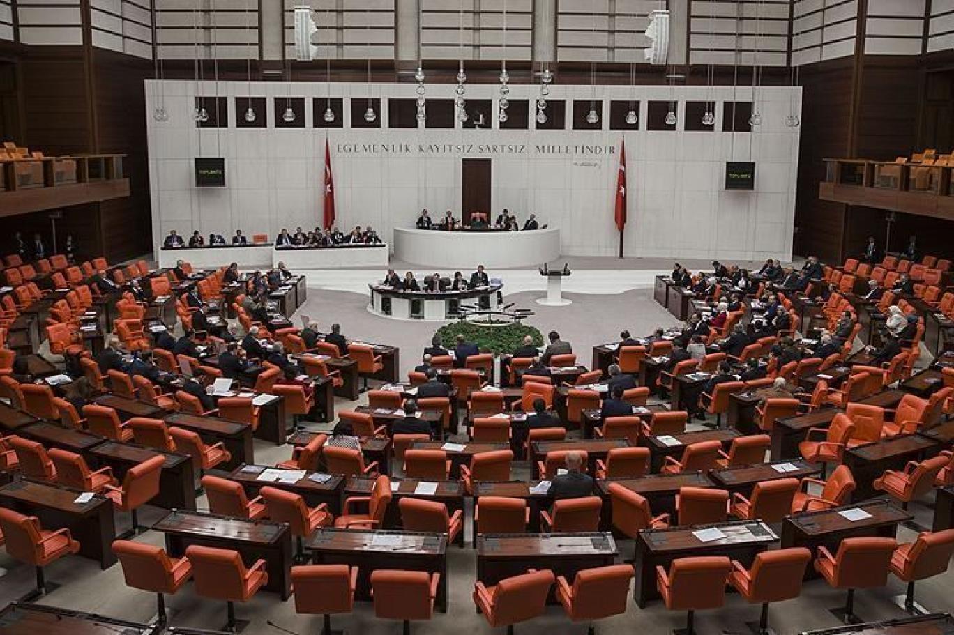 Dokunulmazlıkların kaldırılması siyasete darbedir!