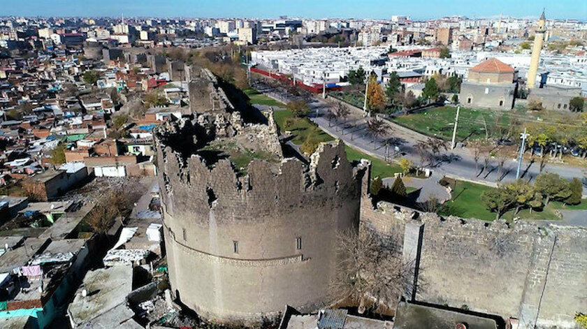 Diyarbakır’ın hafızası siliniyor