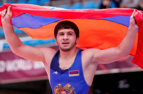 Türk ve Azerbaycanlı rakiplerini yenen Ermeni güreşçi: Zaferim Nisan Savaşı’nın Ermeni kahramanlarına adıyorum (Video)