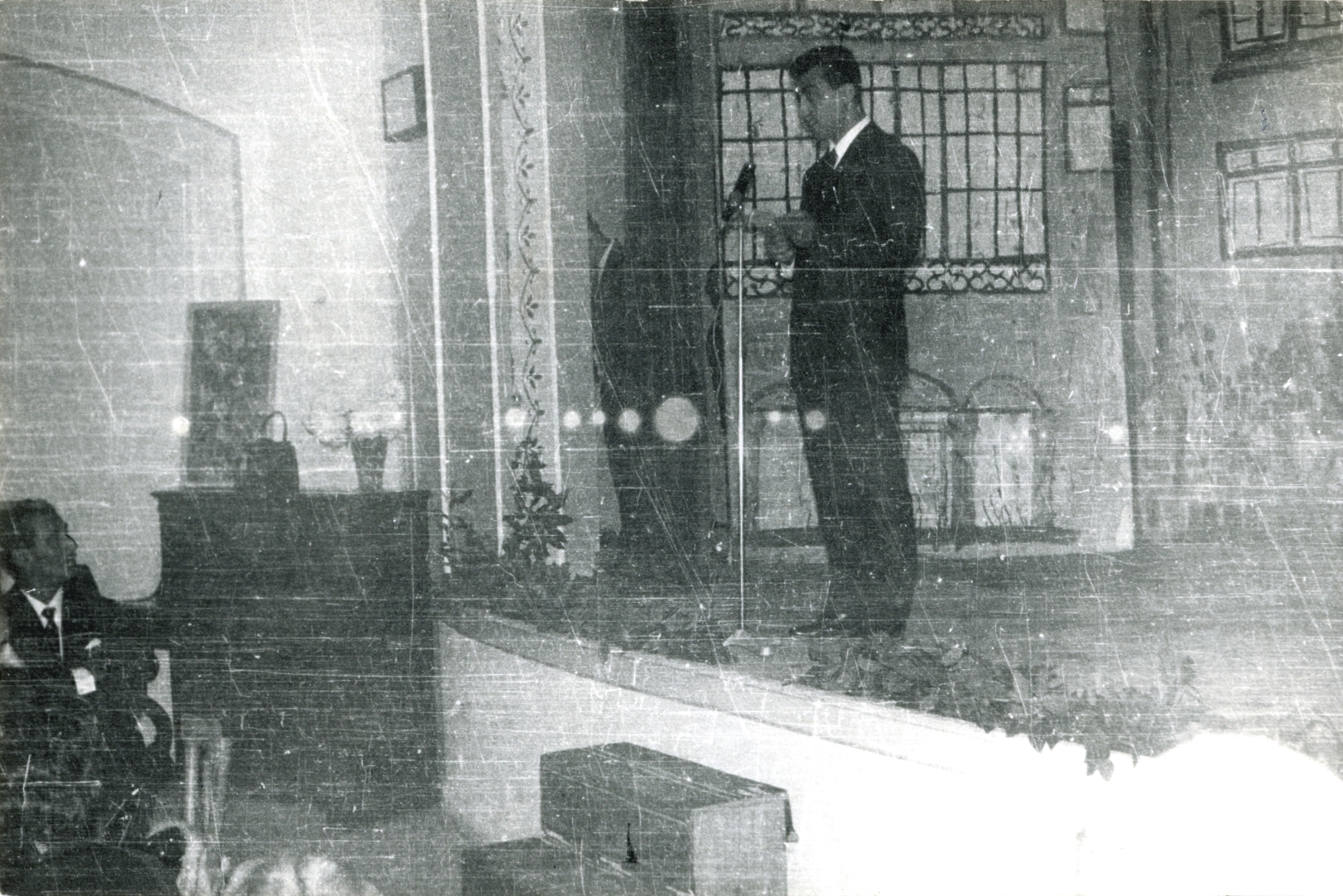 Ես քիչ խոսիմ դուք շատ հասկցէք: Ben az söyleyeyim, siz çok anlayın