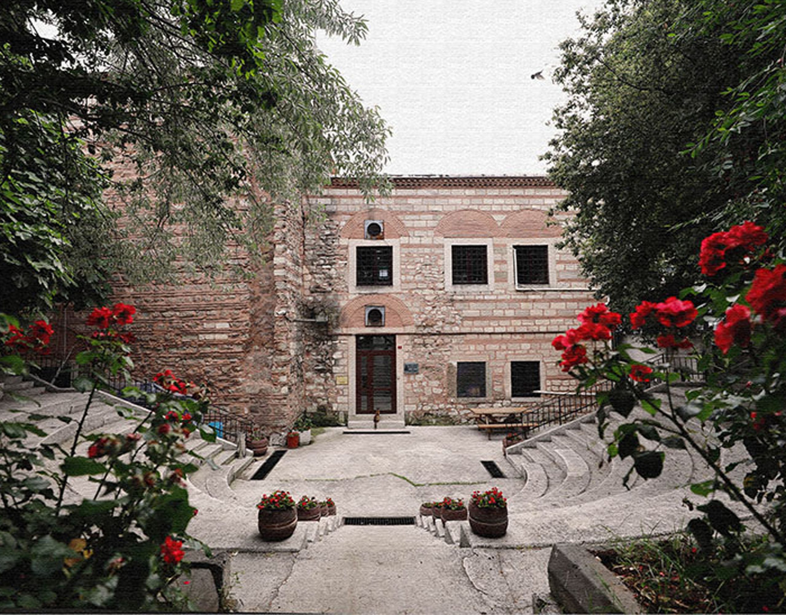 Kadın Eserleri Kütüphanesi’nden 32. Yıl Şenliği