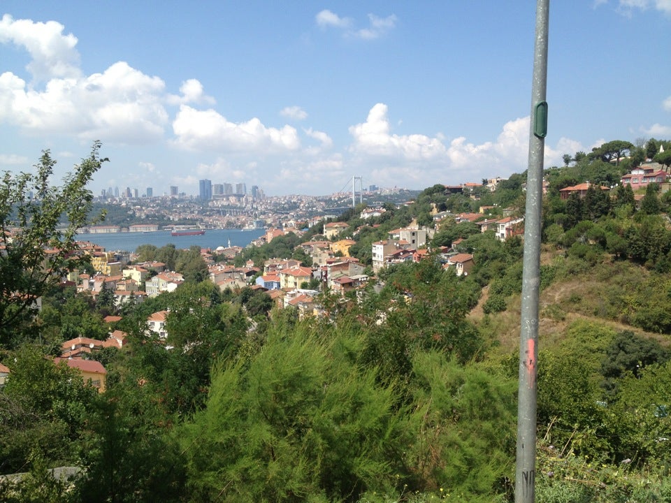 Kuzguncuk bahçelerinde