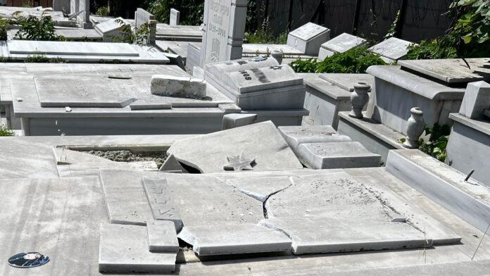 Yahudi Mezarlığı’na saldırı çocuk işi mi?