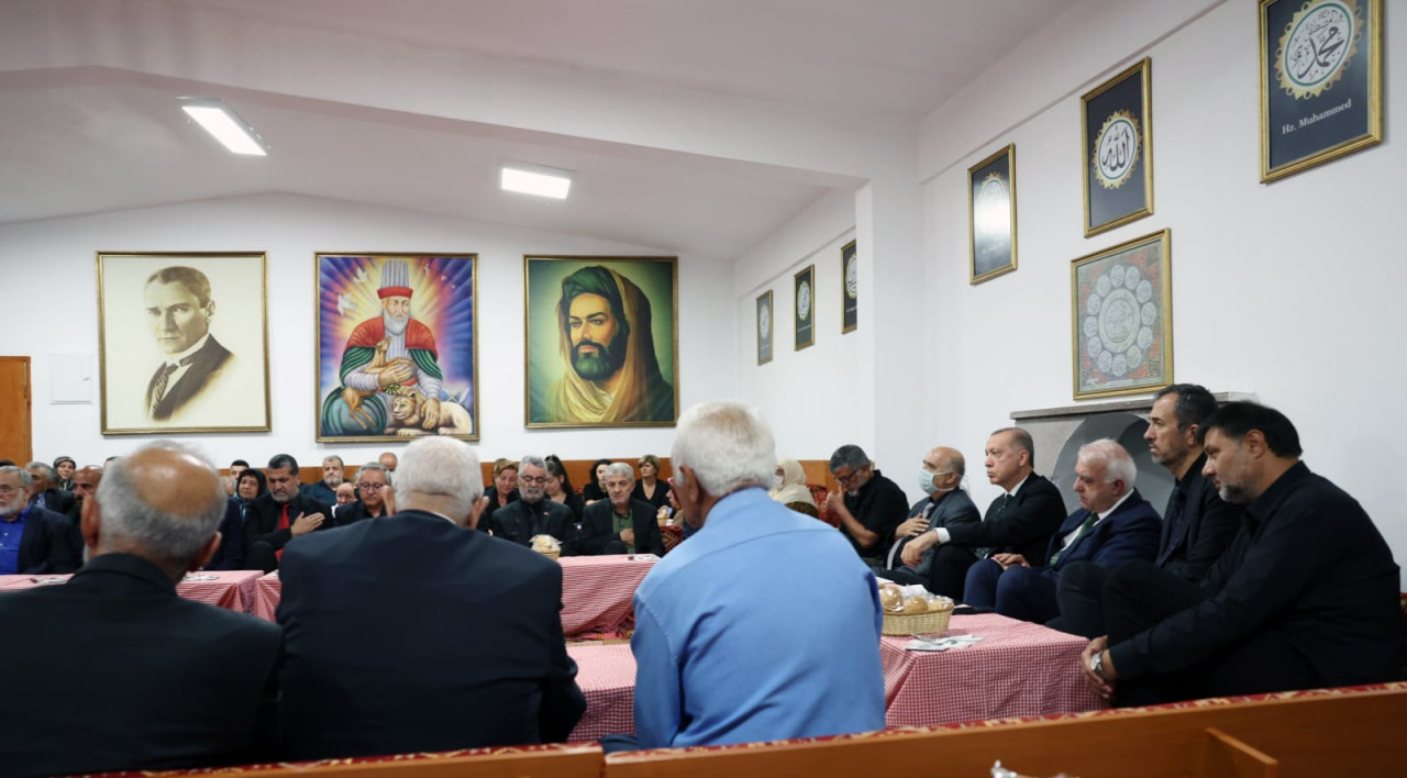 Alevi Vakıfları Federasyonu Hüseyin Gazi Cemevi yönetiminin ihracını istedi