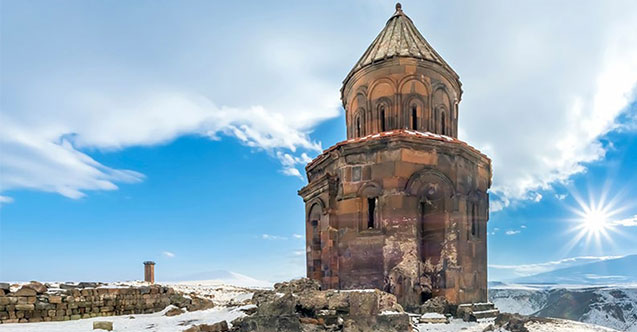 Saklı kent Ani görenleri büyülüyor