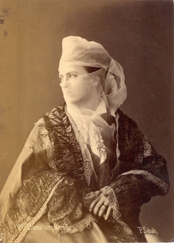 Osmanlı modernleşmesinde Beyaz Köleler: ‘Güzel kadın’ algısı, şişman kadından zayıf kadına nasıl dönüştü?