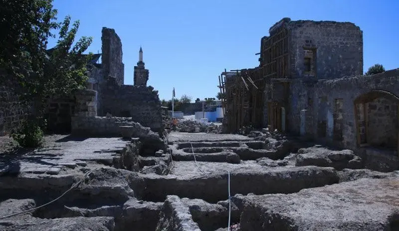 Sur’da yapılacak ‘festivale’ Paylan’dan tepki: Ne yaptınız ki neyi tanıtacaksınız? Önce özür dilenmeli