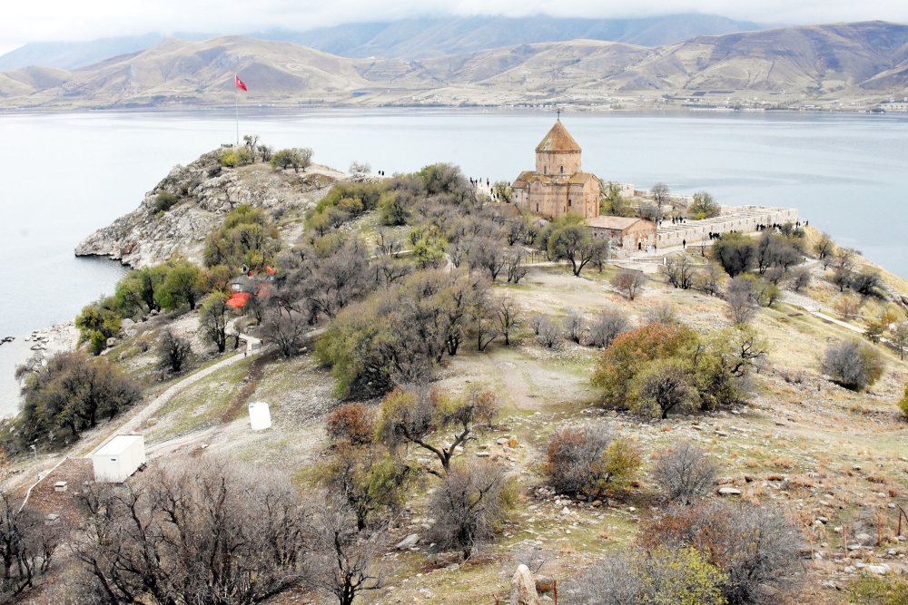 Van’daki tarihi yapılar restore edilerek turizme kazandırılacak!