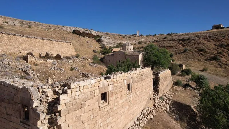 168 yıllık Abrenk Kilisesi kendi haline terk edildi