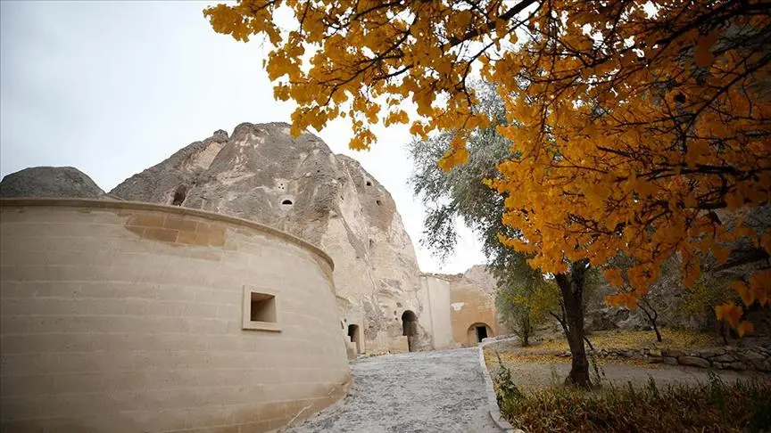 Dede mirası 1700 yıllık manastırda turizm elçiliği yapıyor