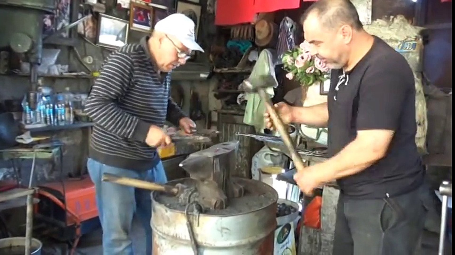 Mardinli demir ustası 8 kez ameliyat oldu, yarım asırdır tutkuyla yaptığı işine engel olmadı