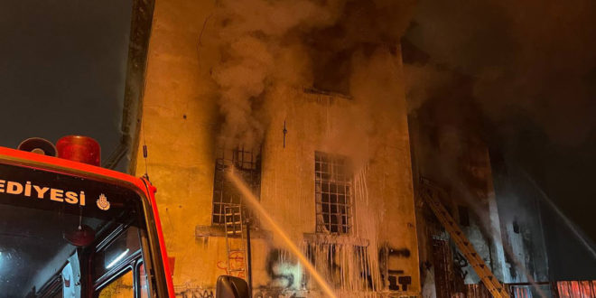 Karaköy’de Surp Pırgiç Kilisesi lojmanında yangın