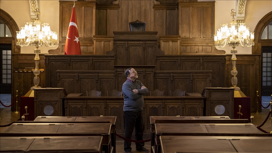 İkinci Meclis binasının bakım ve onarımında 92 yıldır aynı ailenin ustalığı var