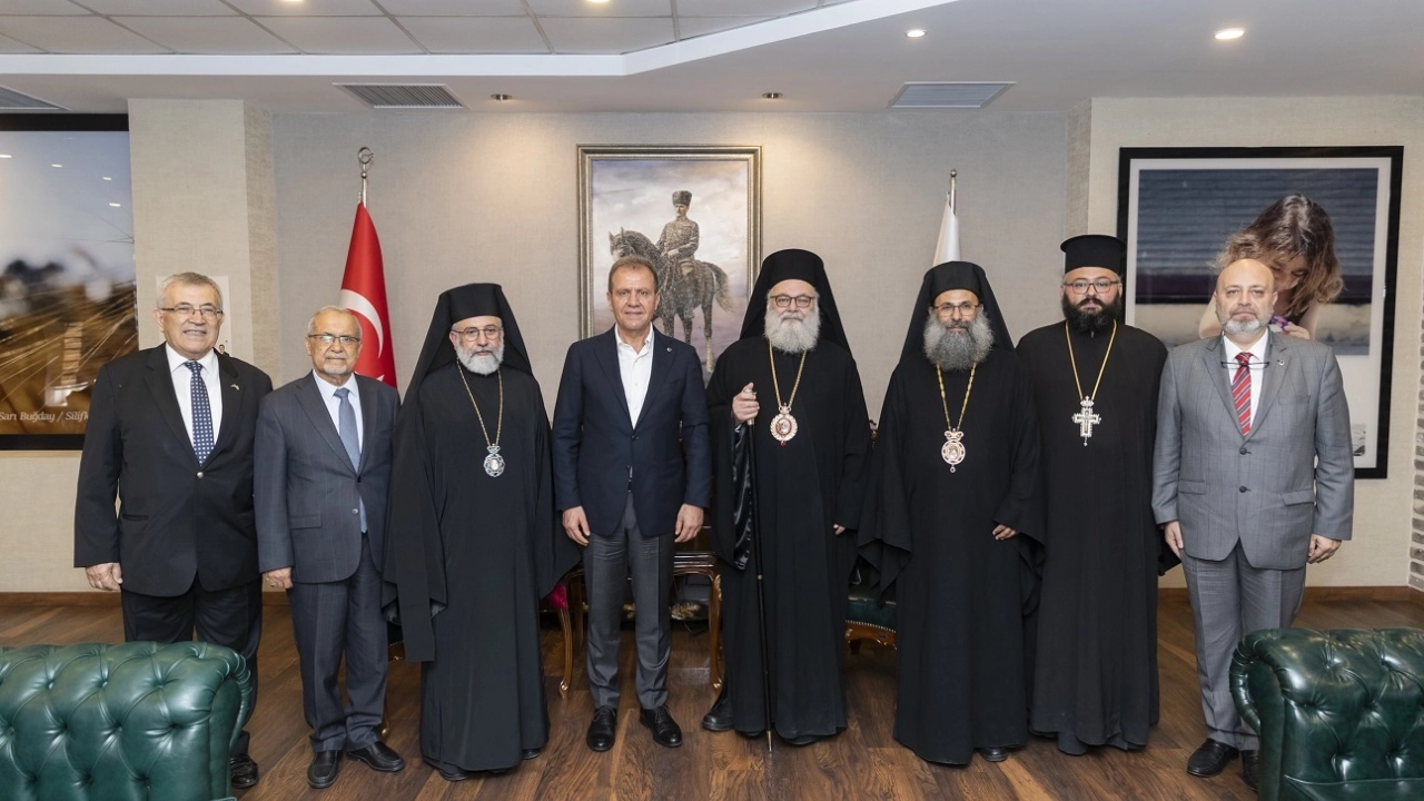 Başkan Seçer, “Tabiiyet, kimlik, din, mezhep ayrımı yapmaksızın tüm insanlara sahip çıktık”