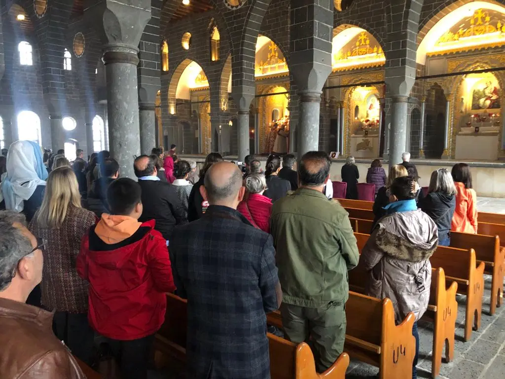 Surp Giragos Ermeni Kilisesi’nde 8 yıl sonra ilk Paskalya Bayramı