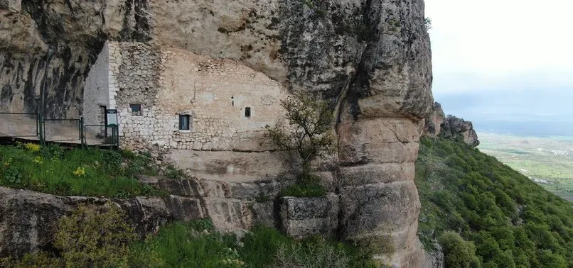 Kahramanmaraş merkezli depremler Diyarbakır’daki “Ashabı Kehf” mağarasında da yıkıma neden oldu
