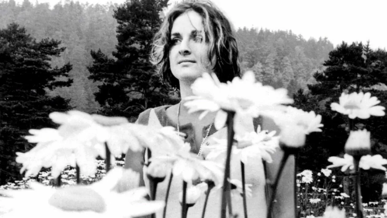 İyi Aile Kızları ve Cebi Delik Rum Oğlanları: Sevgi Soysal’ın Yürümek Romanında Azınlıklar