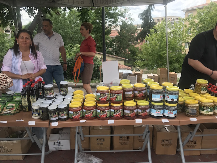 Antakyalı depremzede öğrenciler yararına kermes bu kez Ankara’daydı