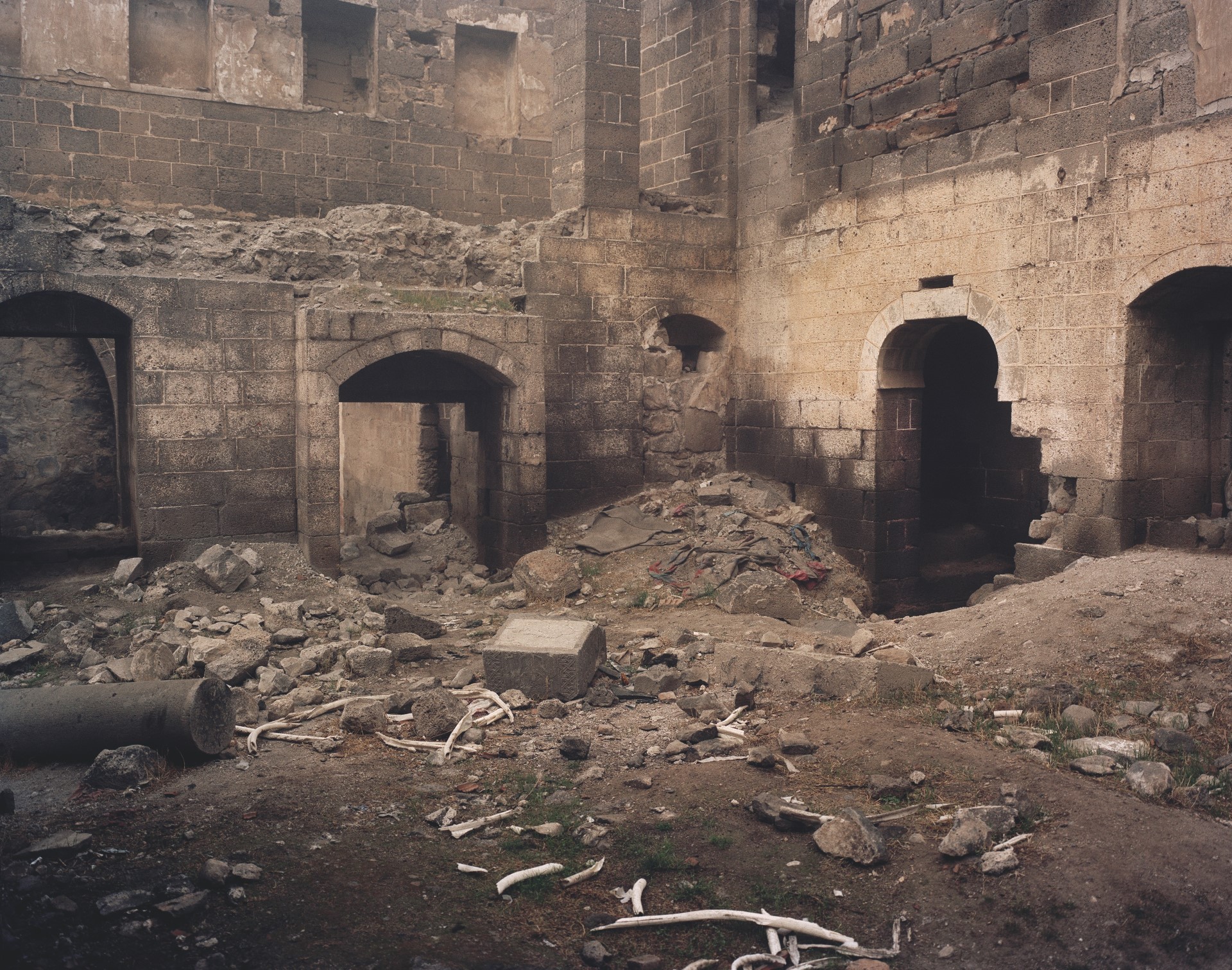 Kırılmış hafıza ve doğuştan yabancılaşma