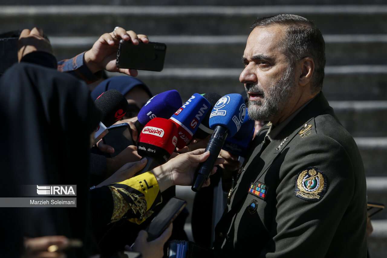 İran Savunma Bakanı: “Bölgede savaş olmayacak”