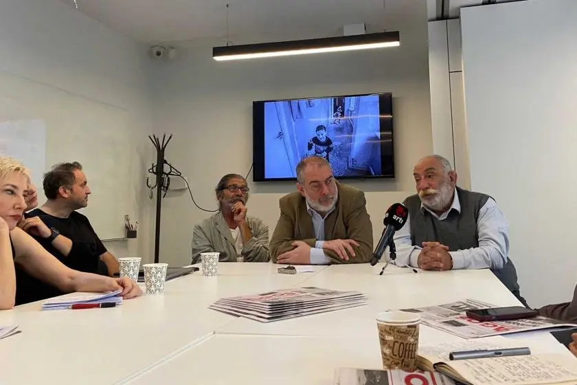 Karabağ’dan (Artsakh-‘Akunq’ web sitesi) Ermenistan’a göç | 7 yaşındaki çocuk taşa yazdı: Ben burada yaşadım