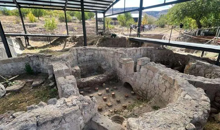 21 yıl önce kaçak kazı sonrası bulunmuştu: Bin 600 yıllık antik kenti yılda binlerce kişi ziyaret ediyor