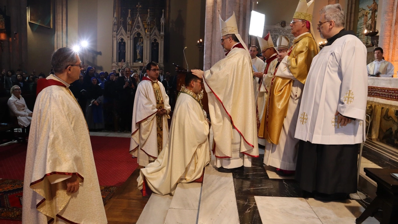 Türk Asıllı İlk Latin Katolik Episkoposu Ilgıt…