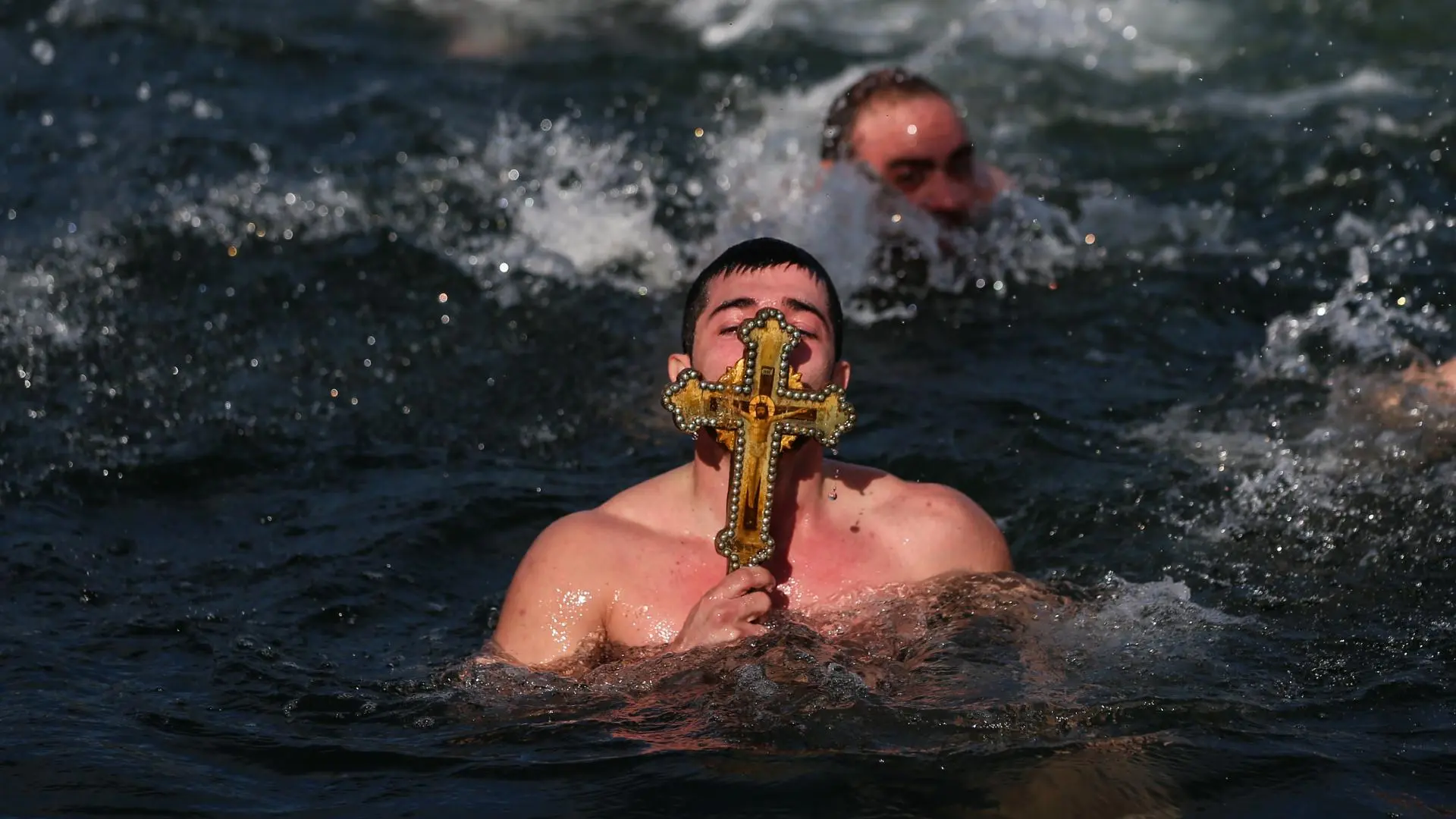 Haliç’te denizden haç çıkarma töreni düzenlendi