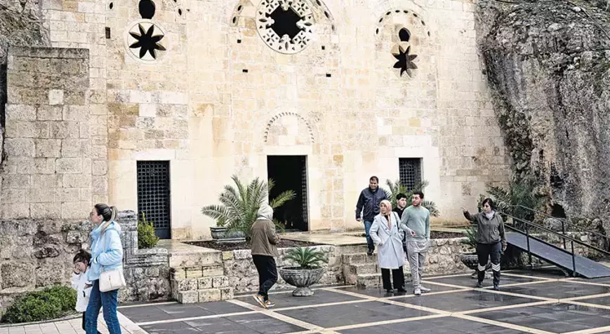 Tarihi kilise ziyarete açıldı