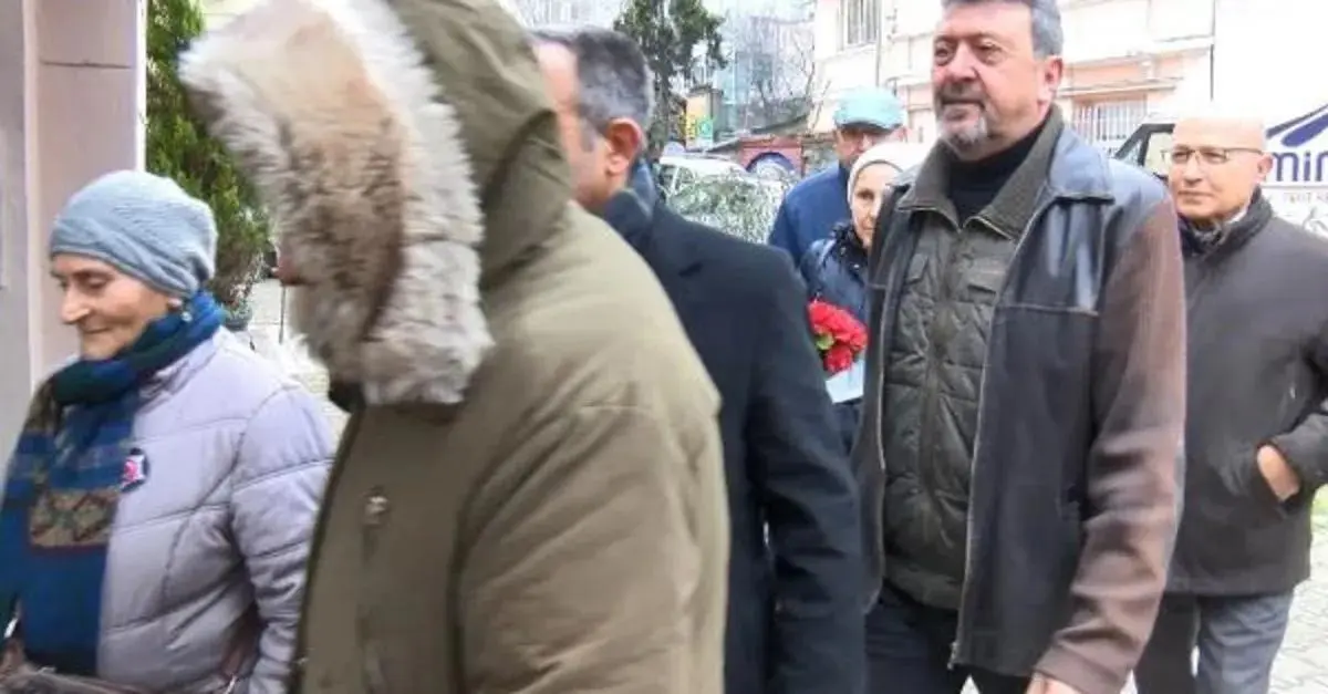 Sarıyer’de mahalleliden saldırıya uğrayan kiliseye ‘geçmiş olsun’ ziyareti