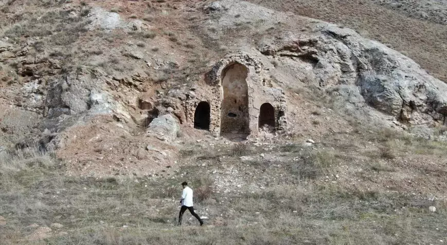 Anadolu’da inşa edilmiş en erken kiliselerden Huykesen Kilisesi turizme kazandırılmayı bekliyor 2024-03-02