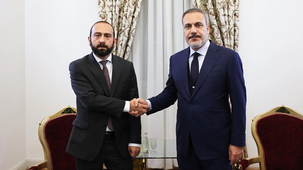 Dışişleri Bakanı Fidan, Ermenistan Dışişleri Bakanı Mirzoyan ile Antalya’da görüştü