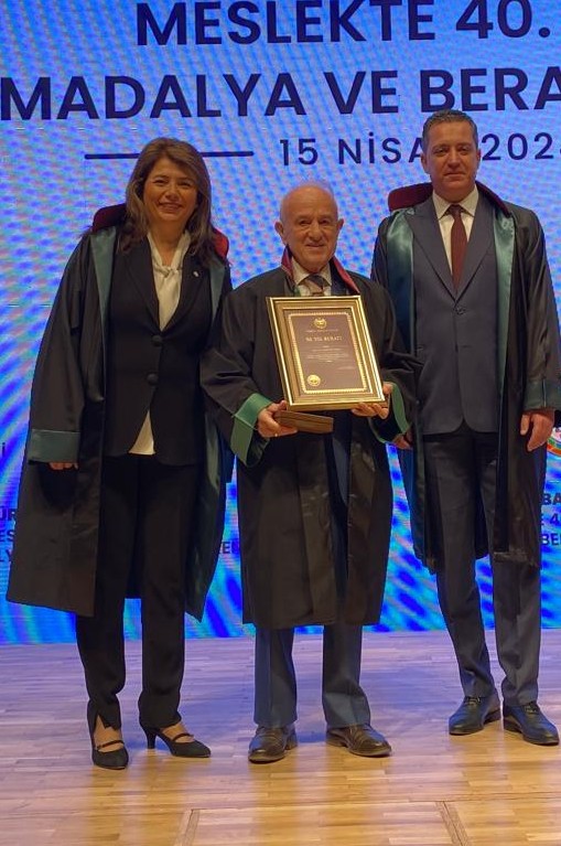 Avukat Setrak Davuthan’a meslekte 50. yıl plaketi