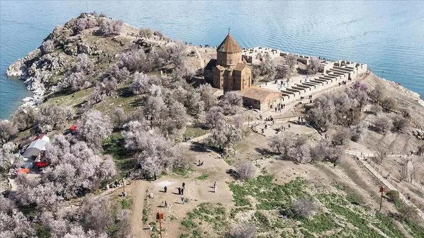 Van’da turizmin gözdesi Akdamar (Akhtamar-‘Akunq’ web sitesi) Adası (FOTO)