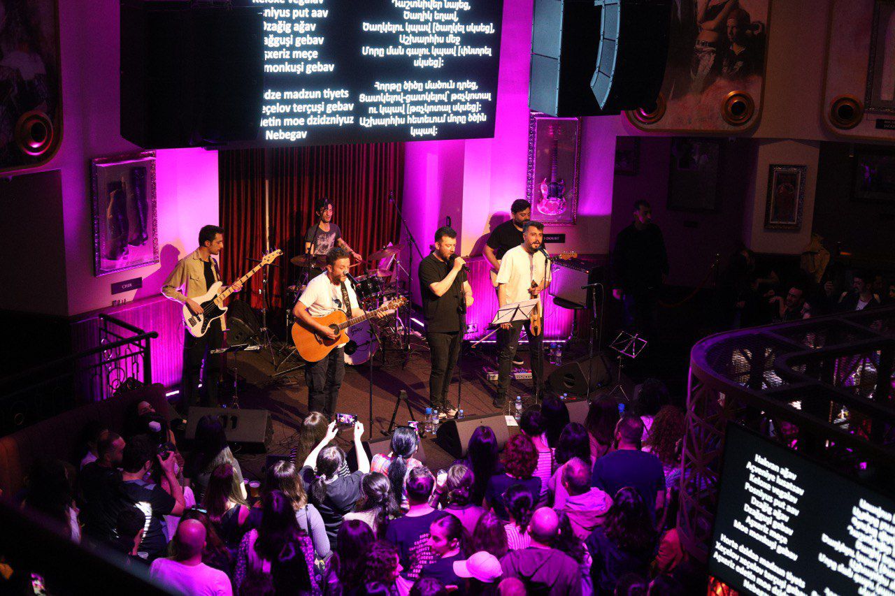 Yerevan Hemşince sallandı