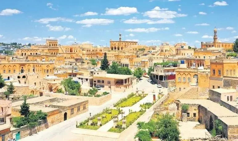 Dinler ve diller diyarı