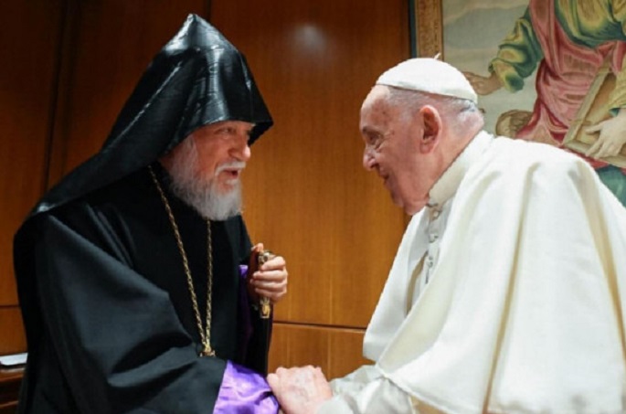 Aram I ve Papa, Dağlık Karabağ Ermenilerinin sorunları ve Azerbaycan’daki Ermeni siyasi tutukluların serbest bırakılması konularını görüştü