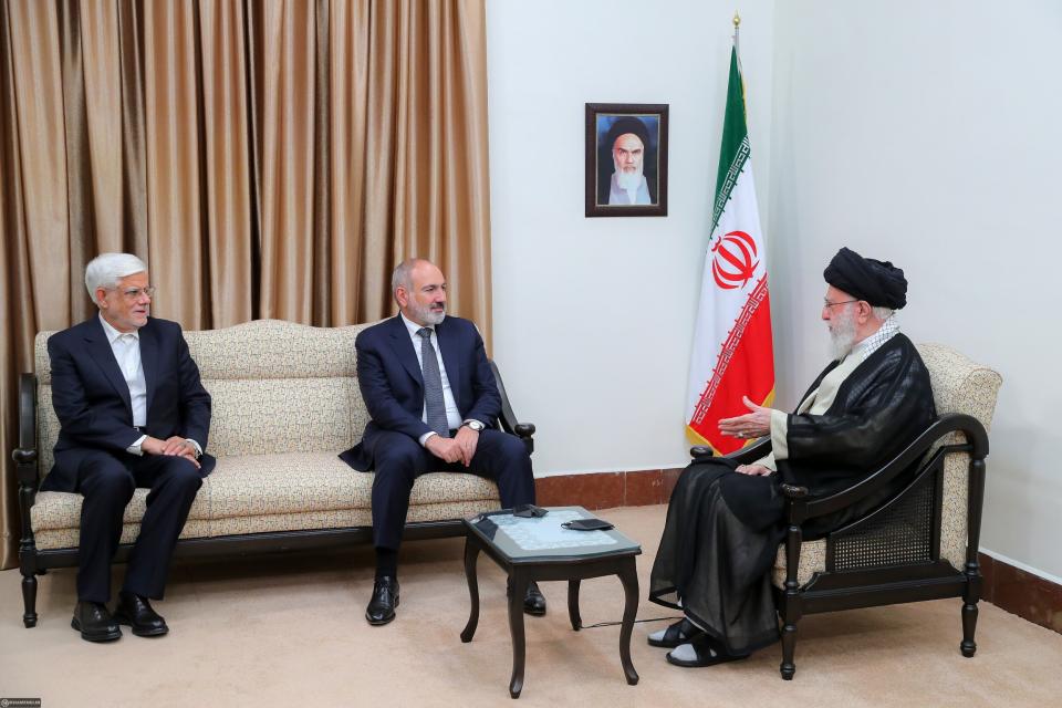 İran Yüce lideri: Ermenistan’ın egemenliği altında olmayan bir Zangezur yolu Ermenistan için zararlıdır