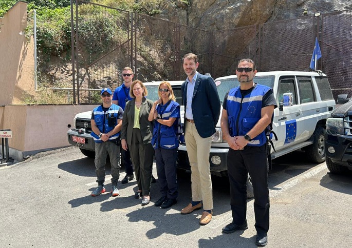 ABD Büyükelçi Kvien, Ermenistan sınırdaki durumu gözlemlemek için EUMA’ya katıldı