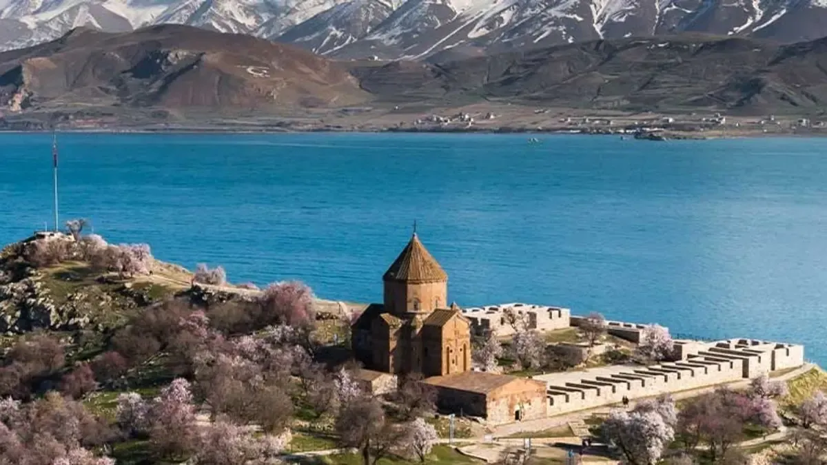 Van’daki 8 tarihi mekan, eser