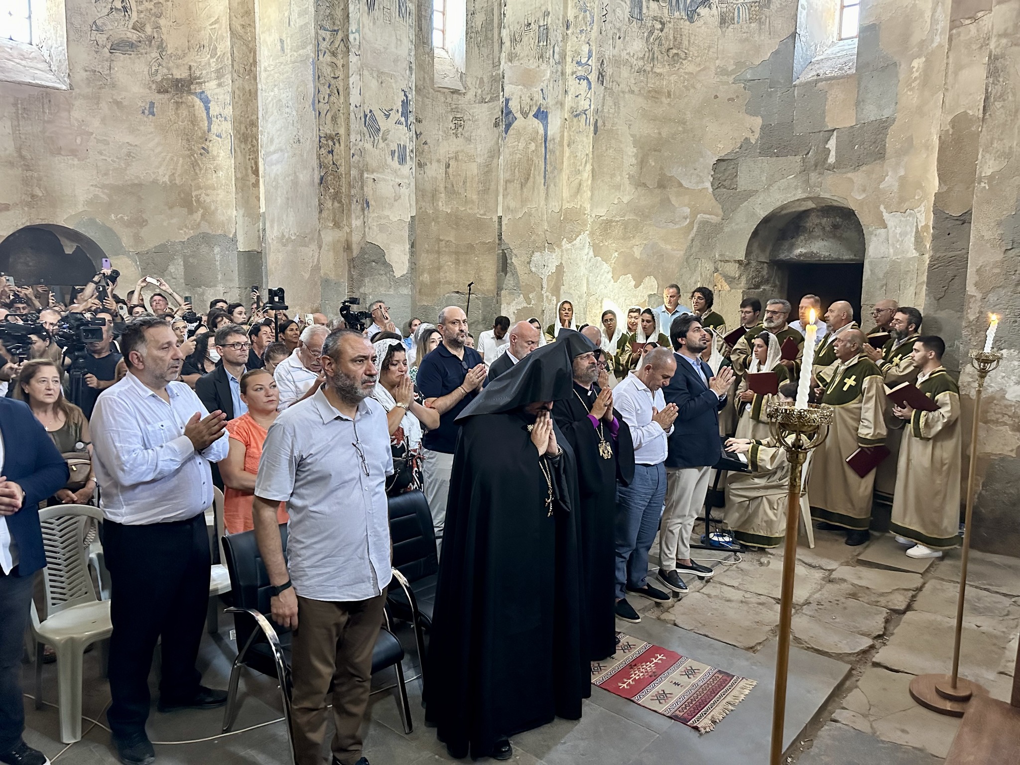 Patrik Maşalyan Van’da konuştu: Defineciler kiliselere zarar veriyor