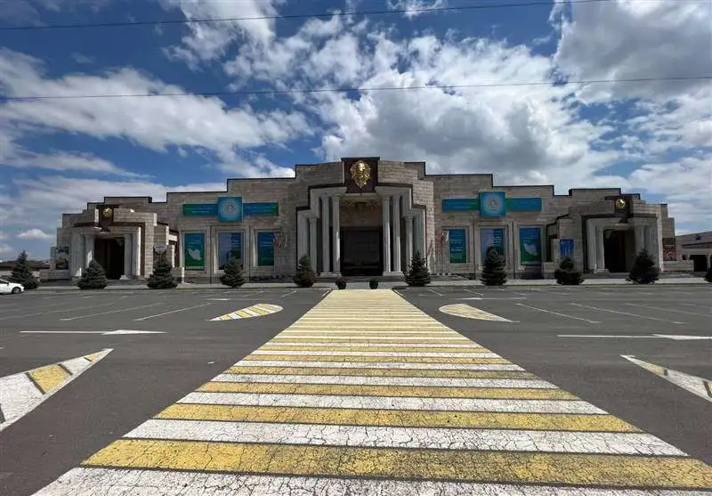 İran, Yerevan’da bir alışveriş merkezi açacak