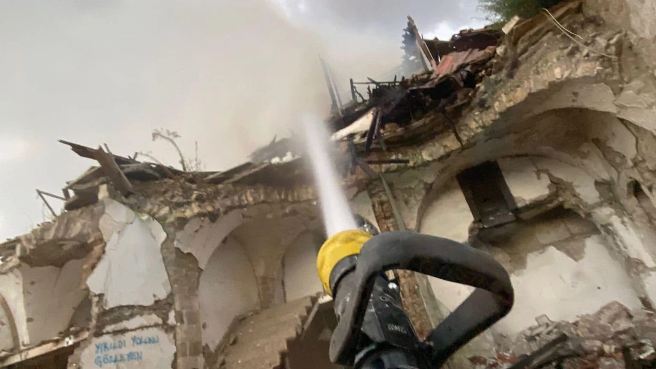 Antakya Ortodoks Kilisesi’nde Yangın Çıktı!