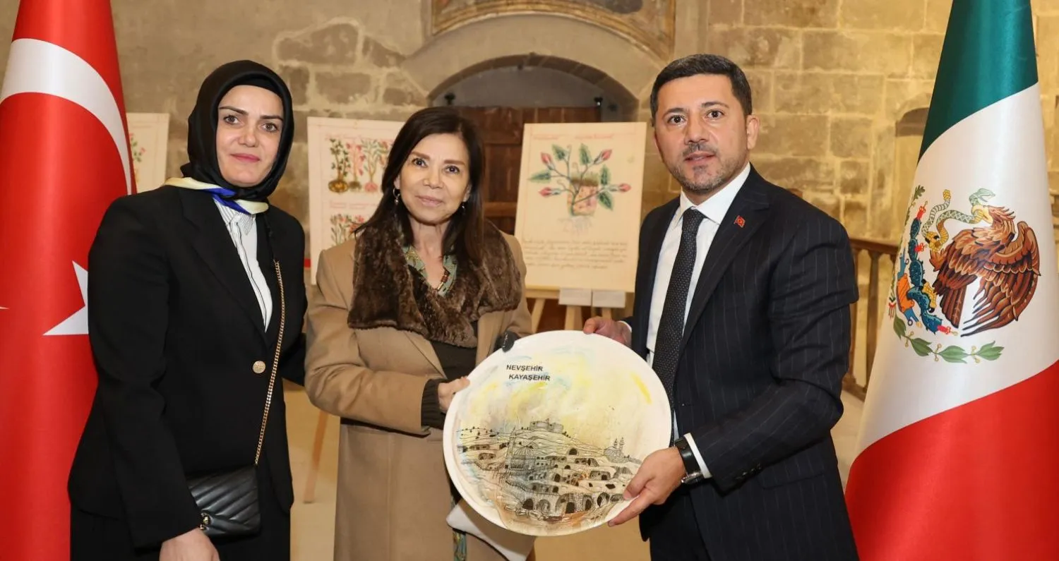 Meryem Ana Kilise’sindeki Sergi Açılışına 4 Farklı Ülkenin Büyükelçileri Katıldı